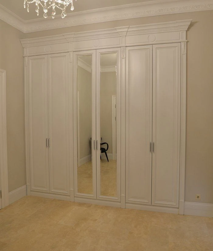 Built-in cupboard