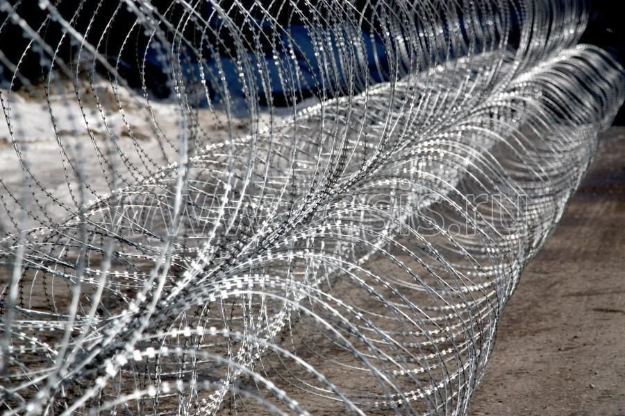 Barbed wire reinforced tape (ACL)