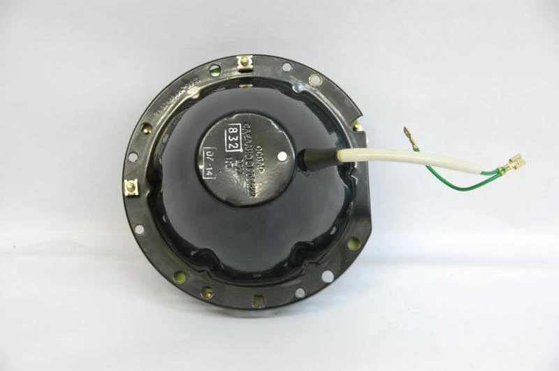 Rear view with mounting and connector side
