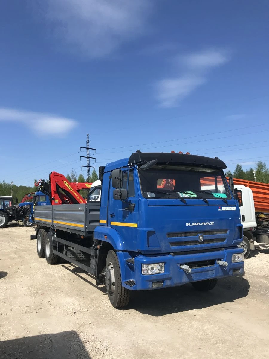 Special purpose vehicle with KMA type hydraulic loading crane on the basis of KAMAZ 65117 and its modifications 64K02N-Z320