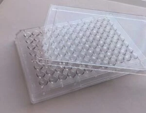 Polymer immunoassay single-use 96-well flat-bottom sterile polymer plate (with lid with markings). Item No.: M-011 type pl