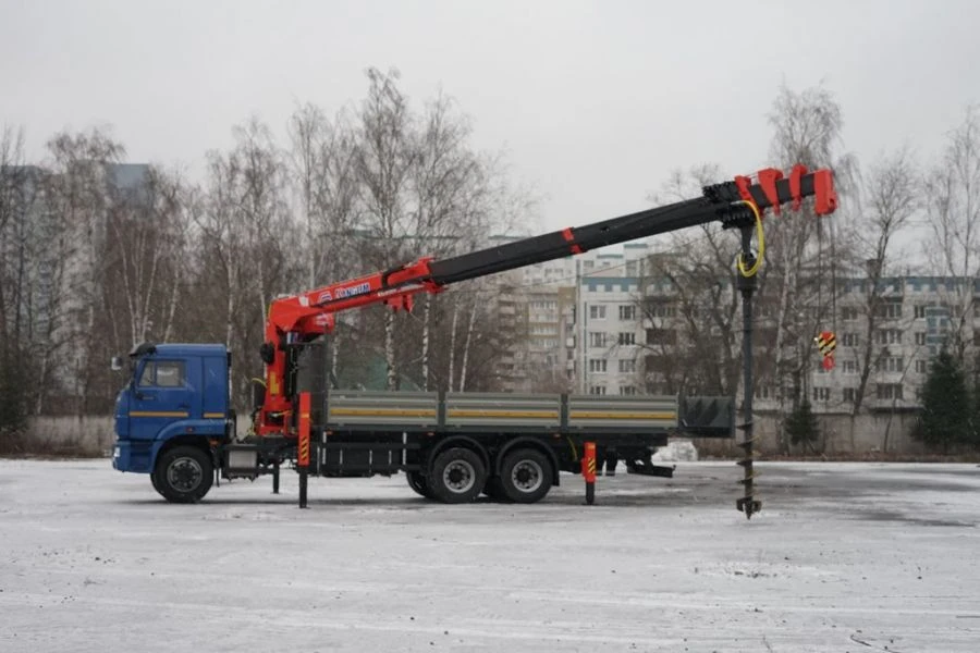 Special purpose vehicle with MKMA type hydraulic loading crane on the basis of KAMAZ 65117 and its modifications 64K16N-U8