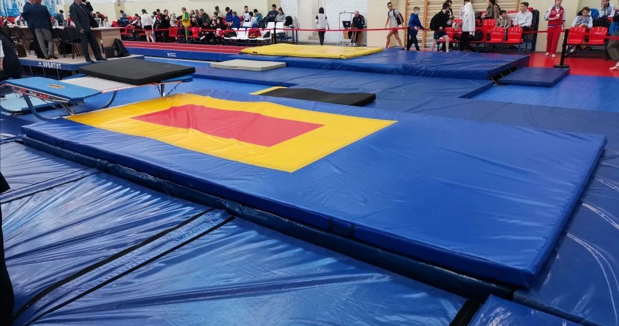 Competition landing zone for DMT with additional mat, Acrosport