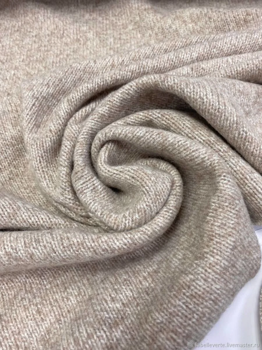 Semifinished product (cut, coupon) of knitted shawl