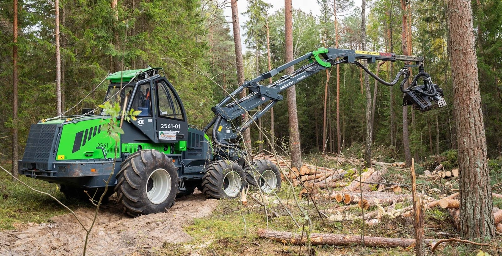 AMKODOR 2561 in the Field