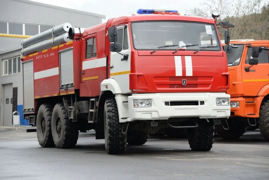 Foam extinguishing vehicle APT (5,0-7,5)-50, type 58815K43118, modification APT (5,0-7,5)-50 (43118), on chassis KAMAZ-43118-50.