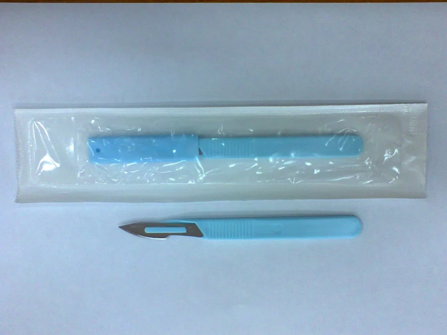 Surgical disposable scalpel with plastic handle Type 2 with blade #23