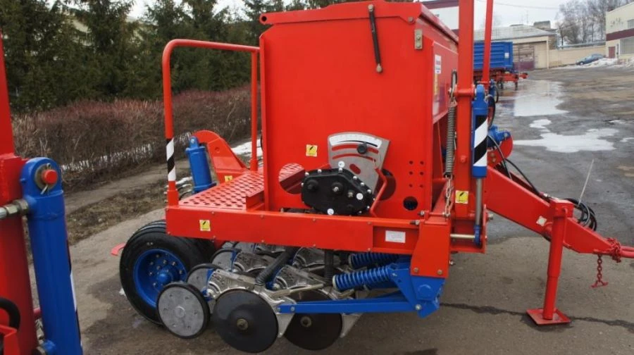 Universal grain drill SUBM-7,2T