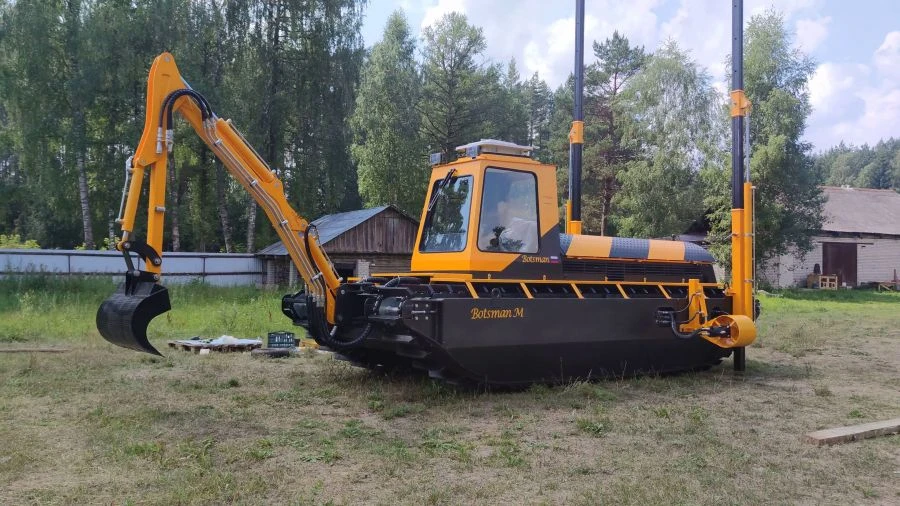 Multifunctional self-propelled dredger "Botsman M"