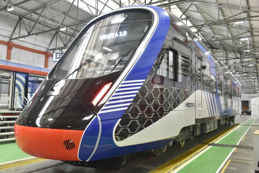 Electric train wagon EGE2Tv passenger non-motor head model 62-4557.