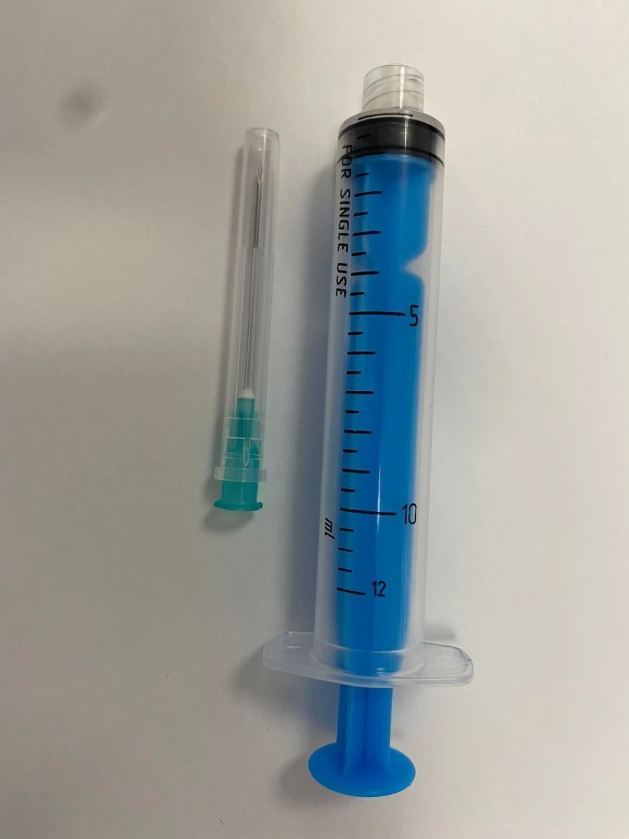 Single-use sterile three-detail 10ml sterile injection syringe. "Luer-lock" with or without needle.