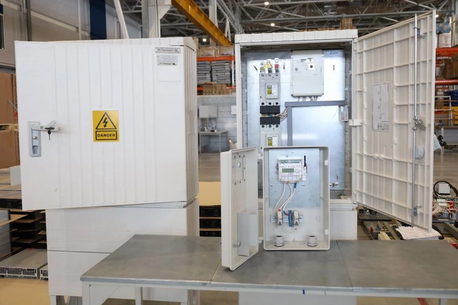 Switchgear switchboard NKU-SHUT-0,4-3TT-320-2200x560x235-IP54-U1