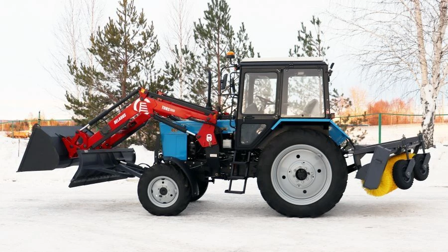 Machines for road and municipal economy UDKM-3 on the basis of wheeled tractor Belarus 82.1, with attachment: KUN (TU).