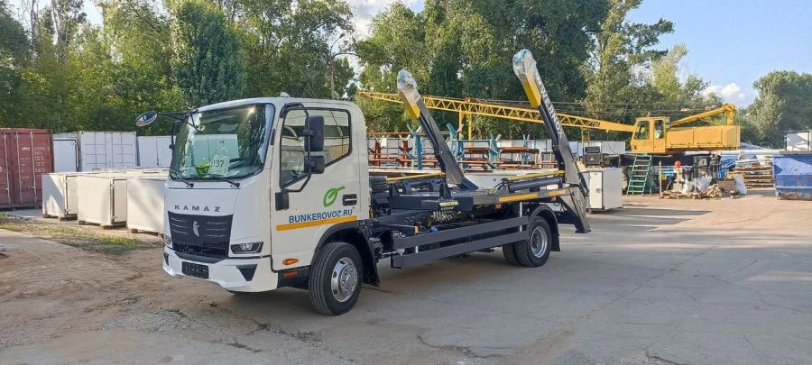 Container refuse truck 67066-SV, modifications 670664-53, with GVW from 5000 to 20000 kg, on KOMPAS chassis, KAMAZ KOMPAS.