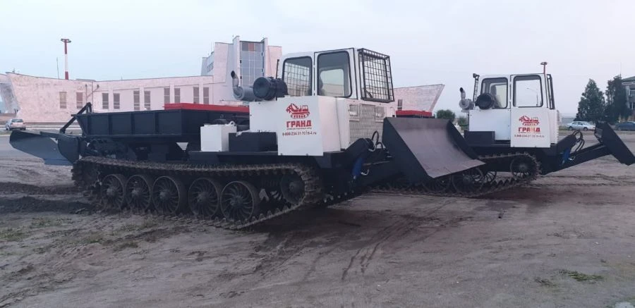 Forestry crawler tractor TCN-4 (engine YaMZ-236, single cab)