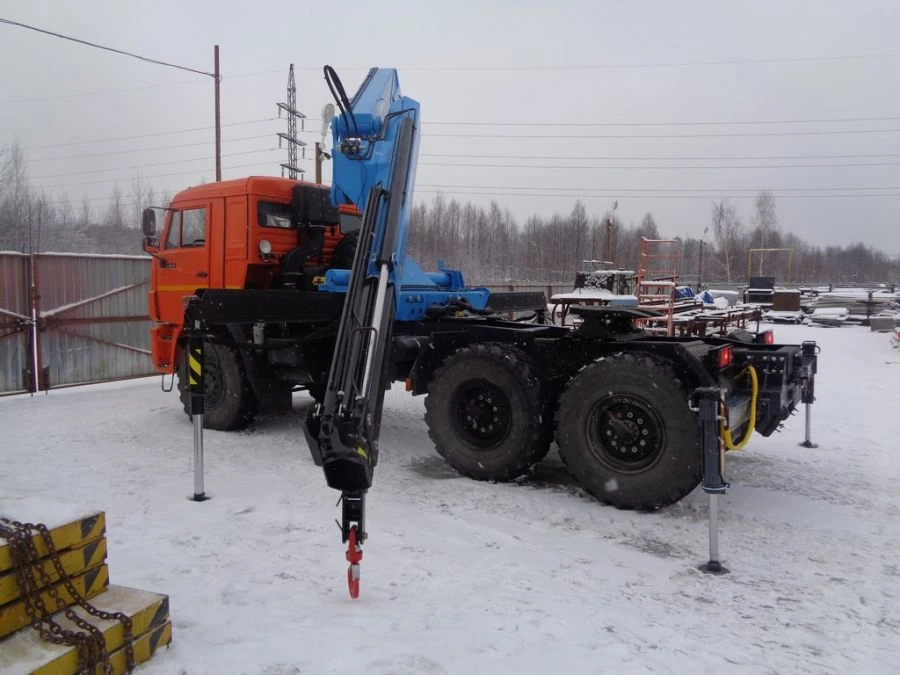 Special purpose vehicle with hydraulic loading crane of KMA type on the basis of KAMAZ 5350 and its modifications 51K10N-UH