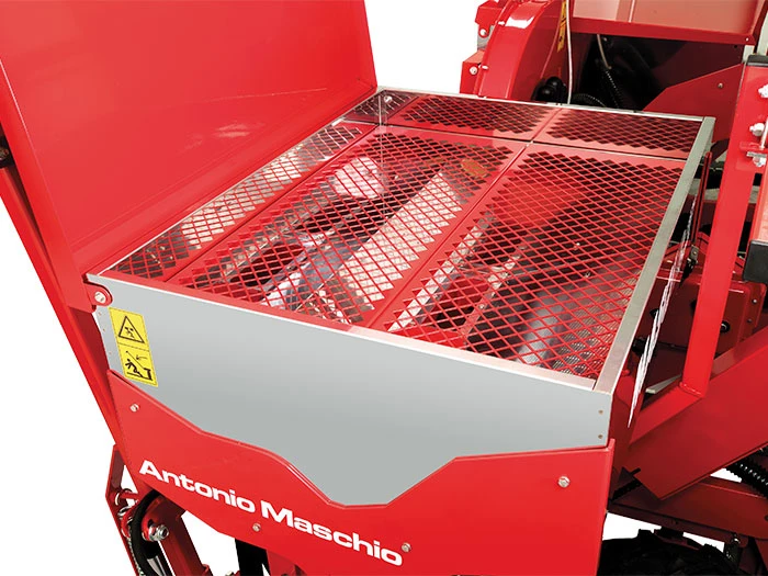 Fertilizer Spreader (2×227 L)