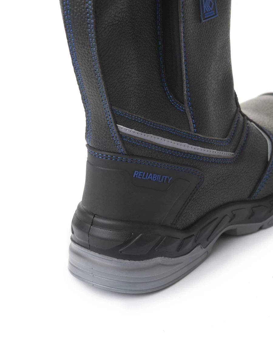 Boots with combined upper (leather/microfibre), with anti-puncture Kevlar webbing, model C