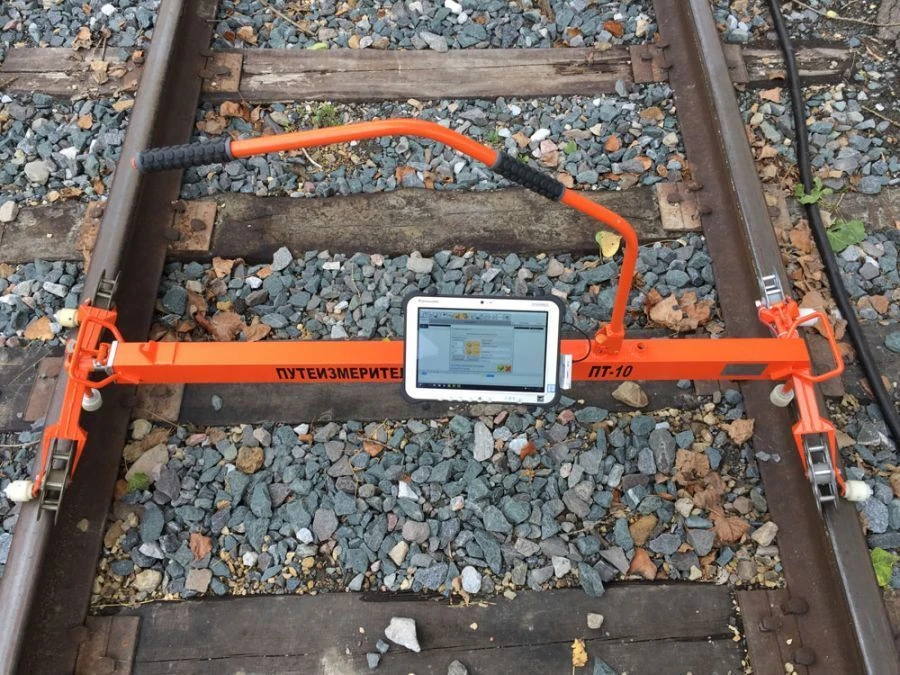 Device for track gauge control (track measuring trolley) PT-10