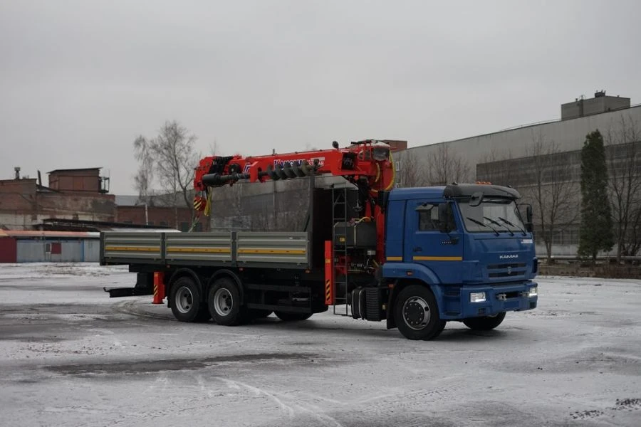 Special purpose vehicle with KMA type hydraulic loading crane on the basis of KAMAZ 65117 and its modifications 64K03N-U9
