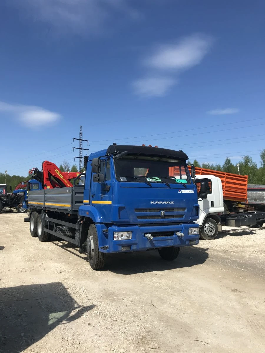 Special purpose vehicle with KMA type hydraulic loading crane on the basis of KAMAZ 43118 and its modifications 41K33N-U3