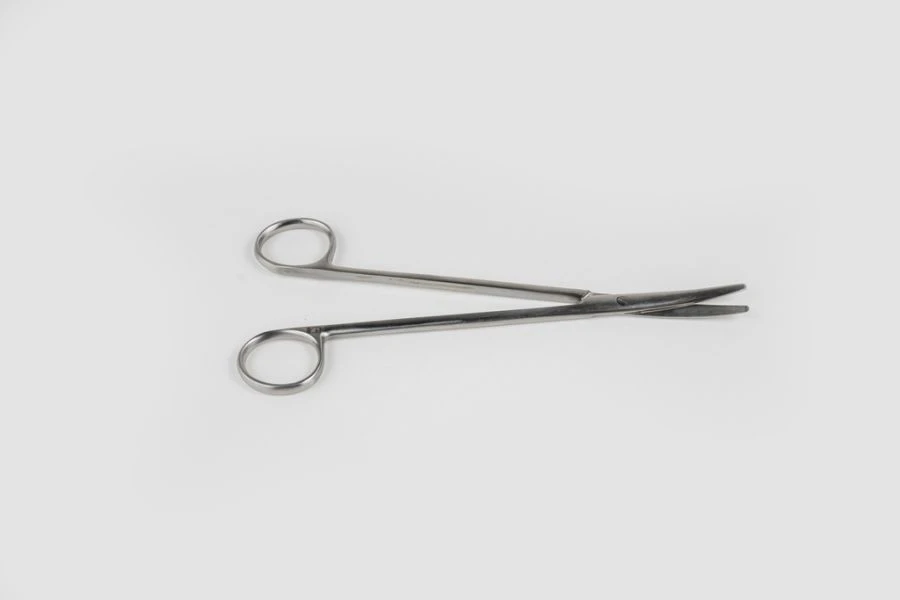 VZ-N-25, Scissors with narrow rounded blades, vertically curved, 175 mm.