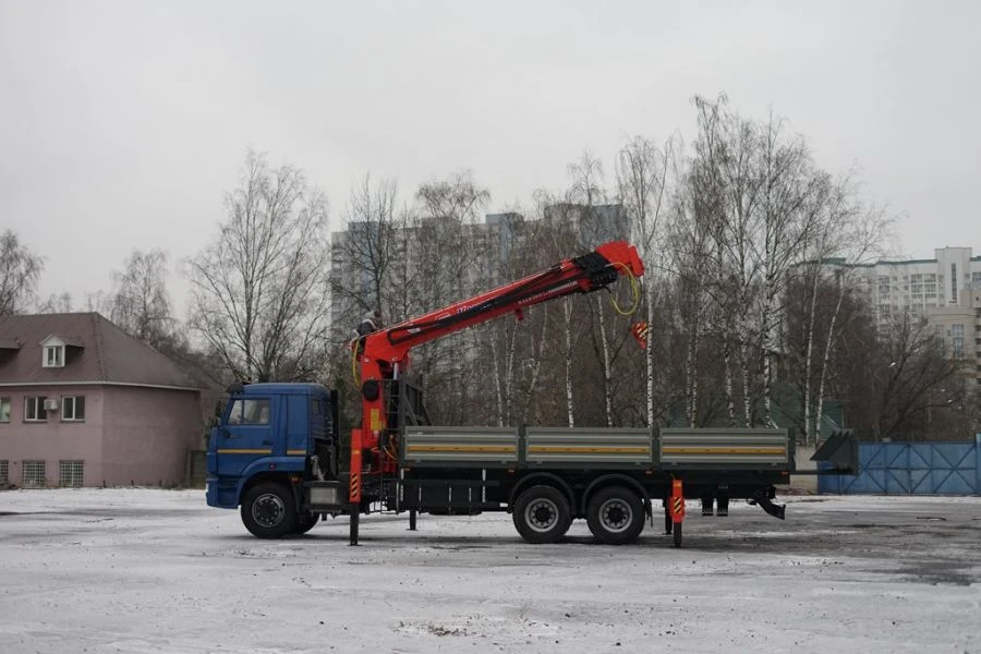 Special purpose vehicle with KMA type hydraulic loading crane on the basis of KAMAZ 65117 and its modifications 64K30N-UH