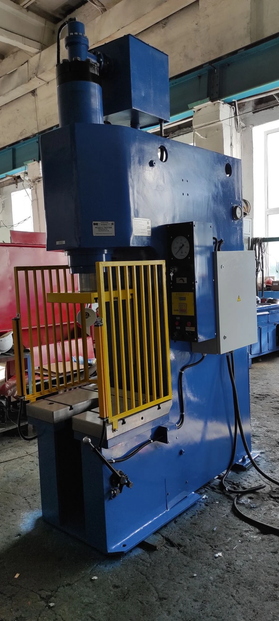 630kN hydraulic press, model P6328B