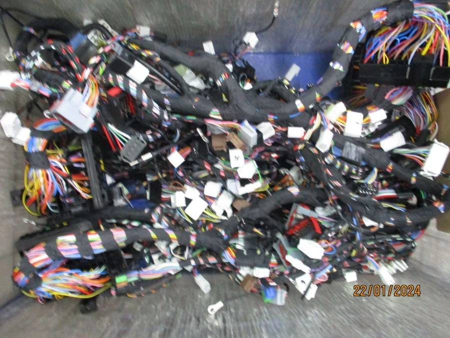 ???? 229 (A66R33.3724229-XX;A67R42.3724229-XXX;A67R43.3724229-XX;A69S12.3724229-XX;A68R52.3724229-XX;A68R52B.3724229-XX)