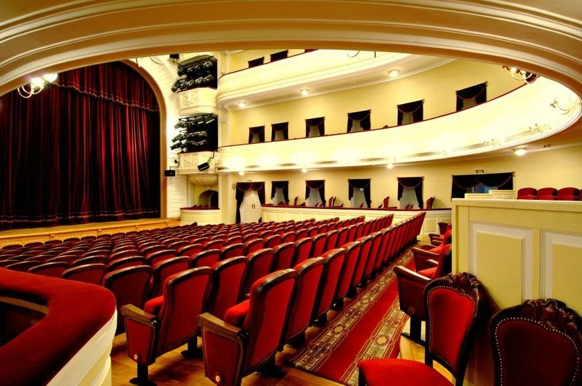Curtains (stage clothes)