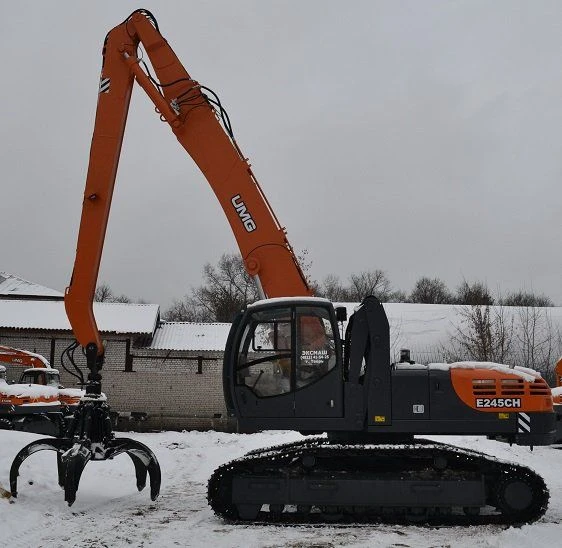 Crawler excavator-overloader E245CH