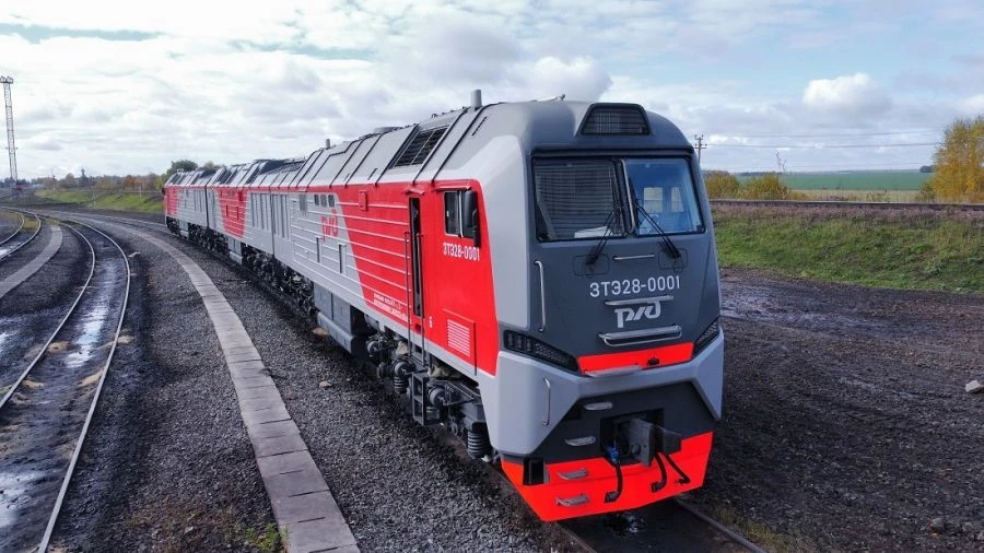 Diesel locomotive mainline 2(3)TE28