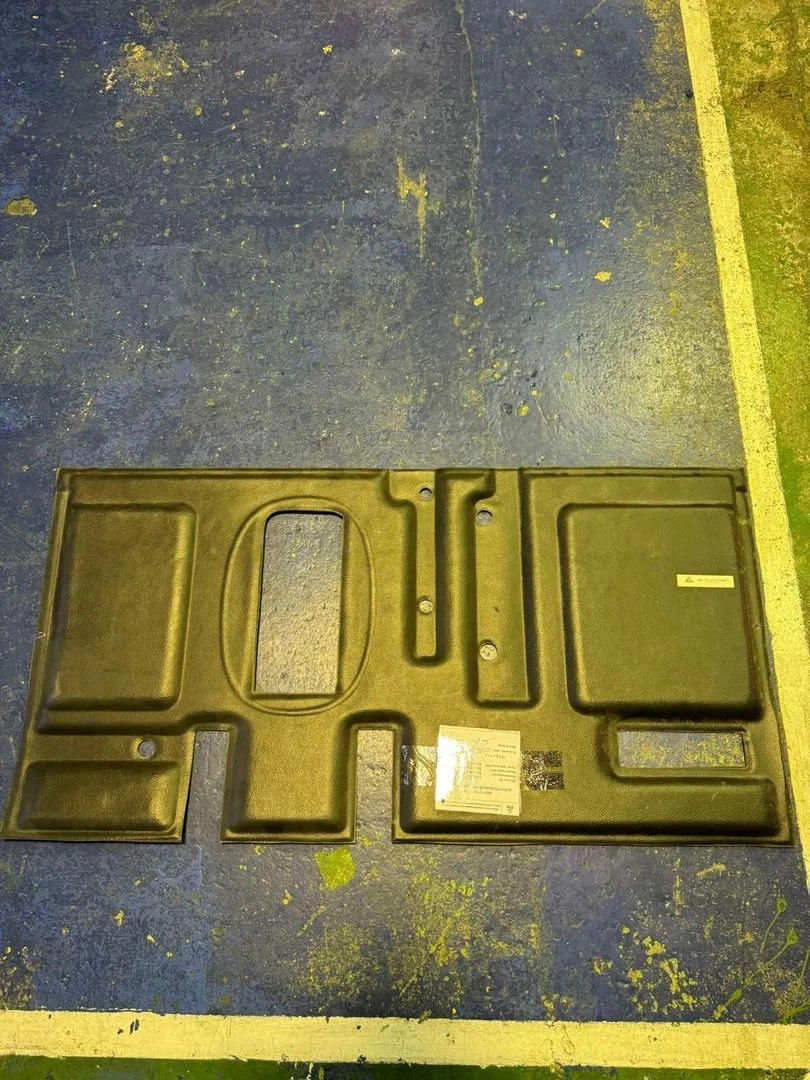 Floor mat left 33104 5109011