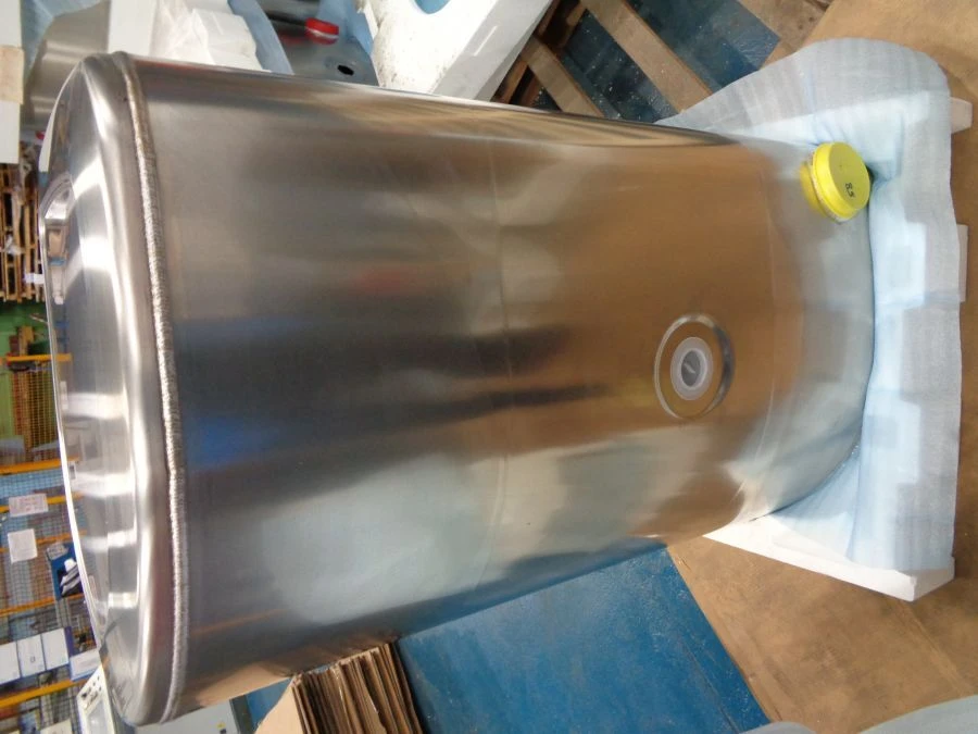 Semi-rectangular fuel tank 710 mm, 490 l