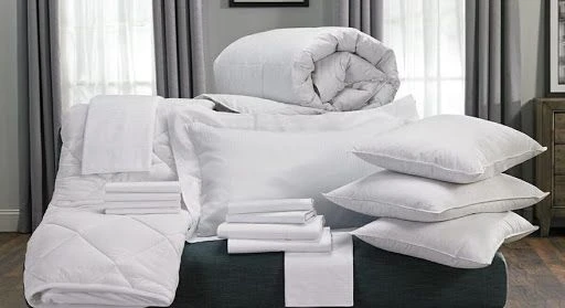 Pillow with 70x70cm chollofiber filling