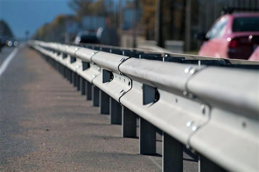 Road safety barriers of side barrier type for motor vehicles 21DO/190-0, 75õ2, 0Sh12-1, 08(1, 13)