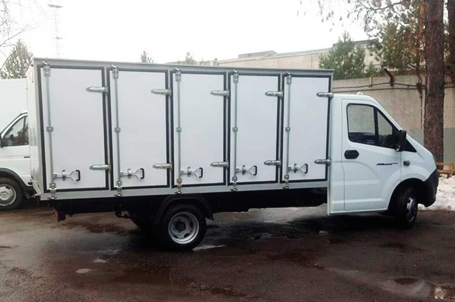 Diesel-engined trucks with technically permissible maximum mass exceeding 3.5 tonnes but not exceeding 12 tonnes type 4