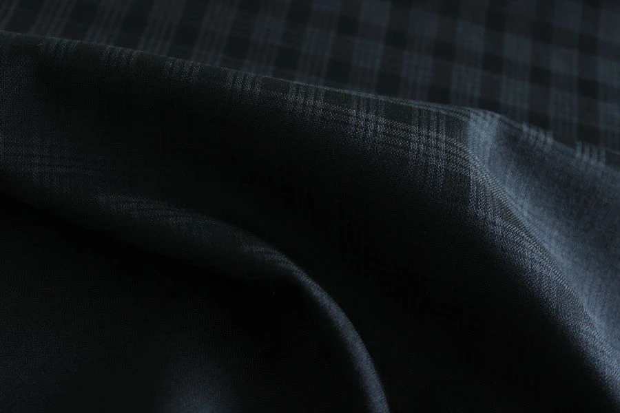 Semi-sheer worsted woolen dress fabric Article No. 18c185cAR-DYA, colour 20-11