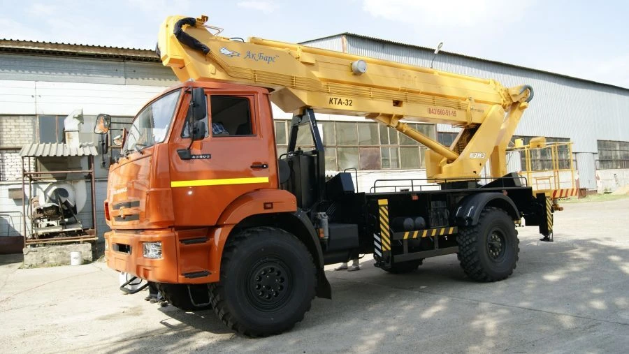 Truck hoist model KTA-32 on chassis KAMAZ-43502, KAMAZ-43253
