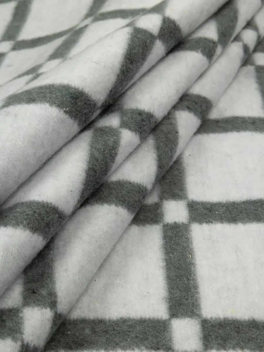 Blanket baik blanket (GOST 27832-88) with mixed yarn duck.