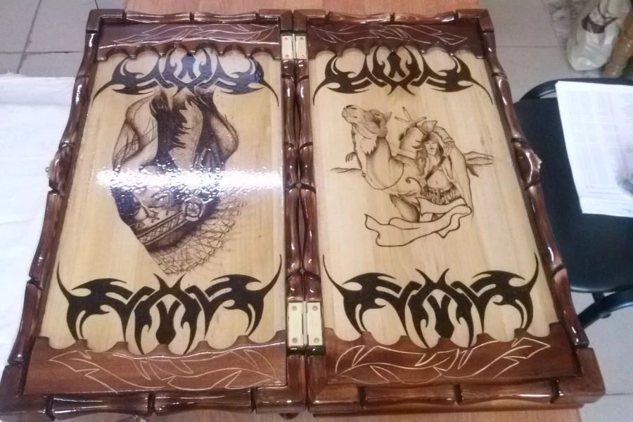Carved backgammon 20*40