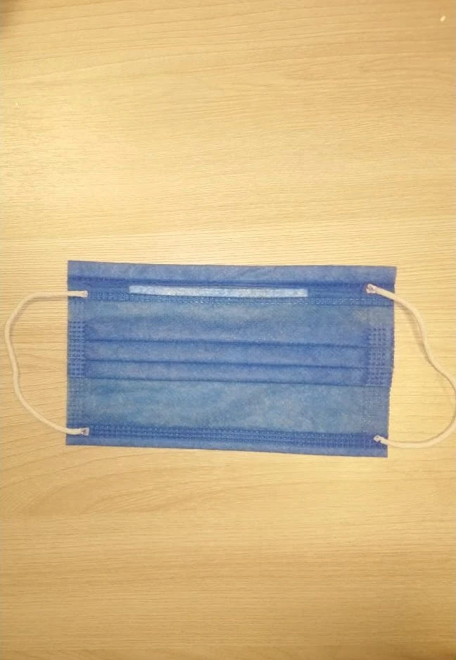 Disposable medical non-sterile non-woven surgical 3-layer mask with elastic band 17,5x9,5 cm, colour: blue