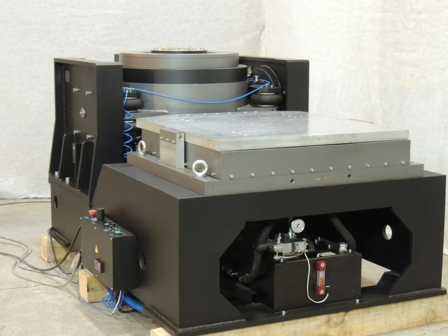 Vibrating electrodynamic test rig Vibrotron VS353
