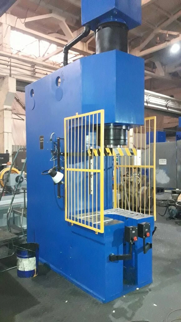 Hydraulic press with C-shaped bed PB6332