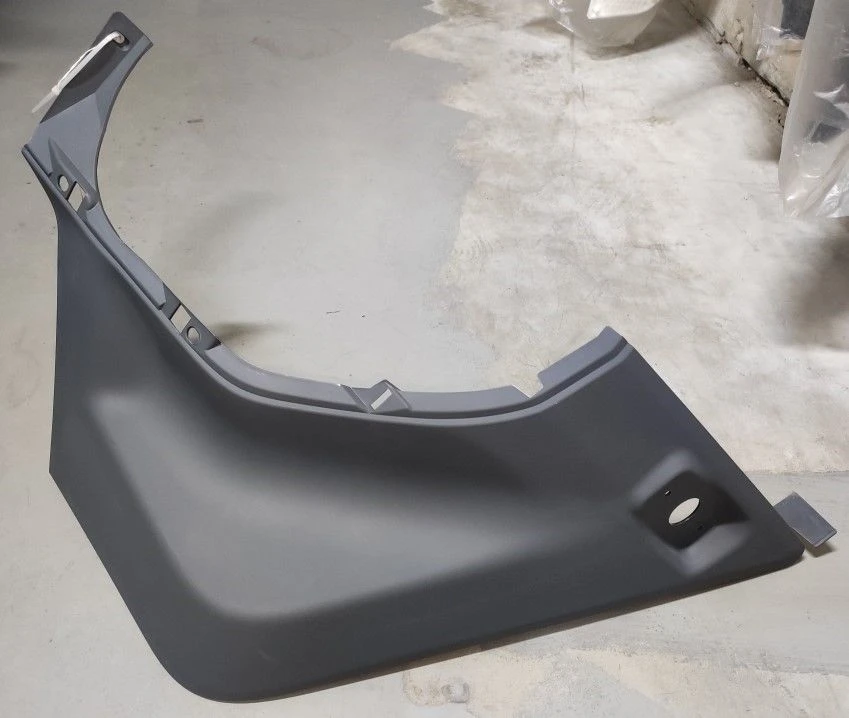 UC1A11-8403126 Right lower wing extension