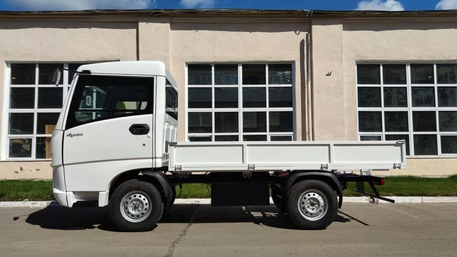 Technological transport vehicle STT-2000.1