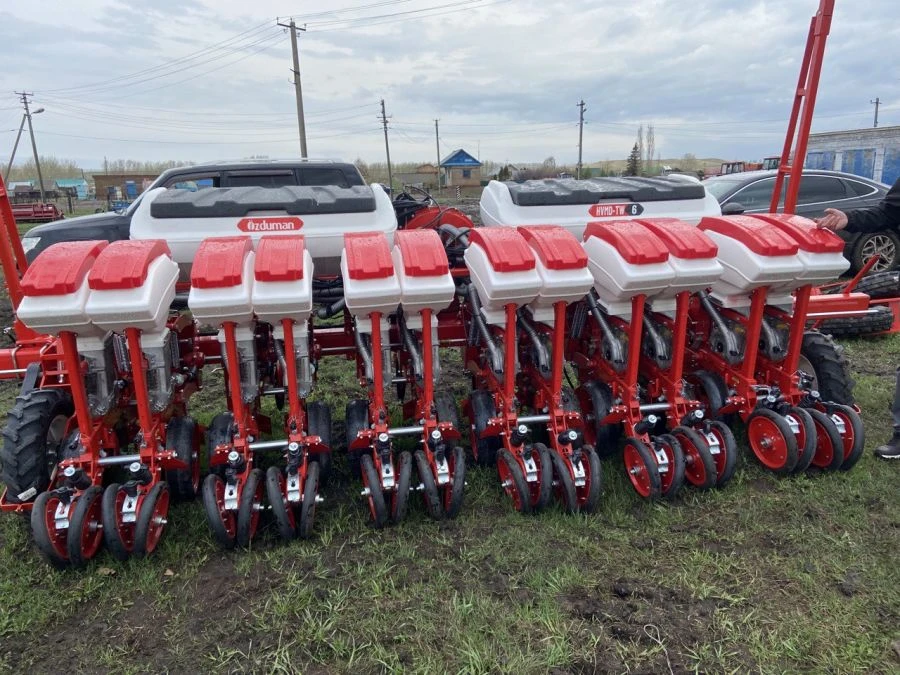 Precision air seeder PZK-D12