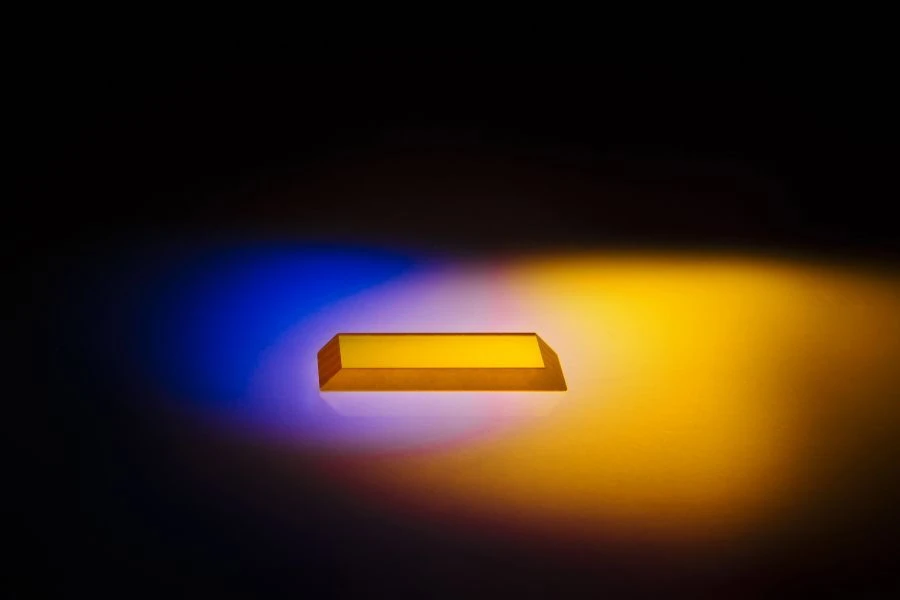 Zinc Selenide Prisms (CVD-ZnSe)