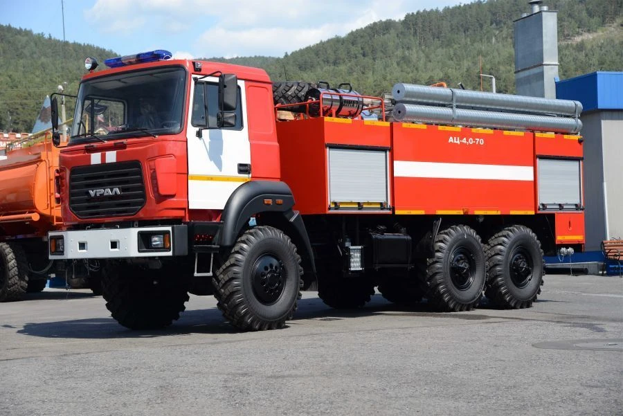 Fire tanker ??-4,?-(40-70), type 5883, modification 58810H, on chassis Ural-5557-78, 5557-80, 5557-82, 5557-84