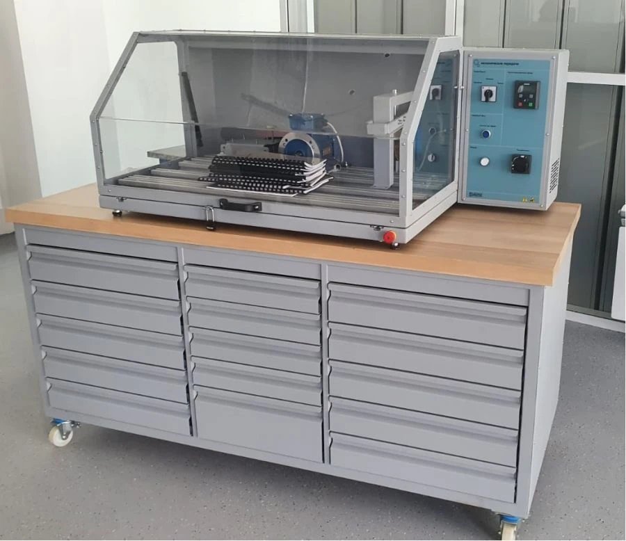 Training stand "Industrial mechanics and assembly".